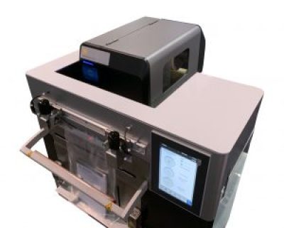 Truly a next-generation automatic poly bagger, the R785 is the first all-electric bagger that offers an optional, integrated label printer applicator. This off the shelf industrial labeling solution prints and applies a label. As the label printer applicator works with direct thermal labels, as well as thermal transfer, there is no need for any printer ribbon. Custom pre-printed labels with high color graphics can also be used, for a retail customer experience that greatly enhances the brand.